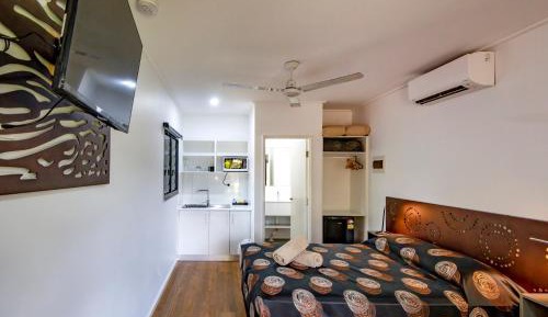 Queen Room with Garden View