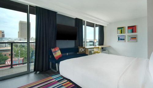 Suite, 1 King, Sofa bed, Corner room, Balcony