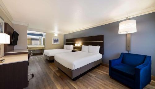 Queen Room with Two Queen Beds - Non-Smoking
