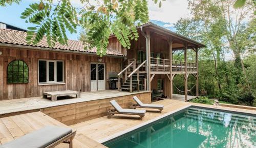 Villa with Garden View