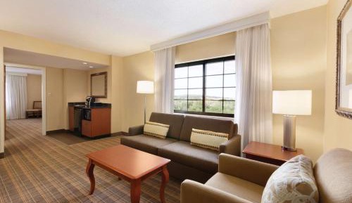 Corner Suite with Two Double Beds - Non-Smoking