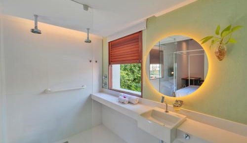 Suite with Garden View