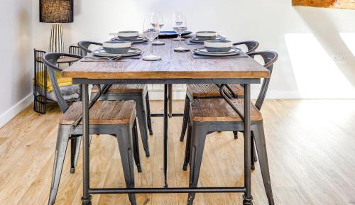 Two-Bedroom Apartment with City View