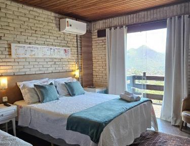 Suite with Mountain View