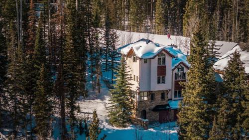 Four-Bedroom Holiday Home