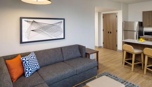 King Suite with Sofa Bed and Roll-In Shower - Disability Access