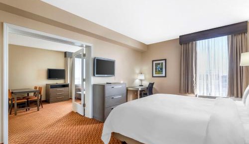 King Suite with Hot Tub - Non-Smoking