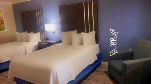 Double Room with Two Double Beds and Roll-In Shower - Mobility Access/Non-Smoking