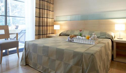 Garden VIP Suite with Private Pool (2 Adults + 2 Children)