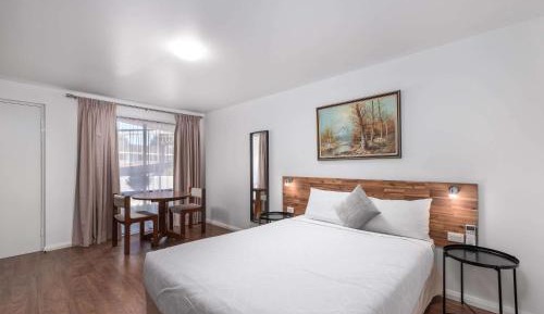 Deluxe Queen Room