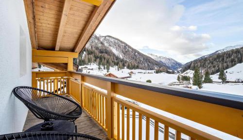 Superior One-Bedroom Apartment with Balcony