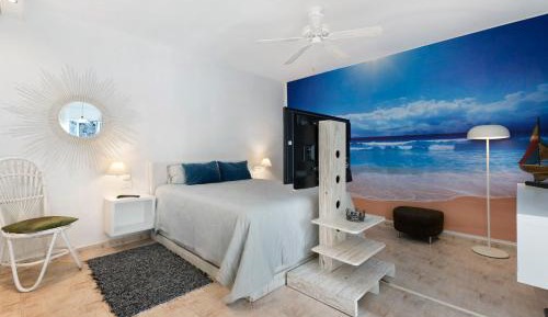 Superior One-Bedroom Apartment