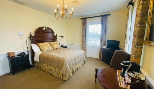 Queen Room