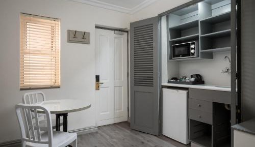 1 Bedroom Executive Suite, 1 King