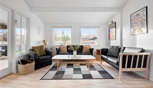 Three-Bedroom Holiday Home 