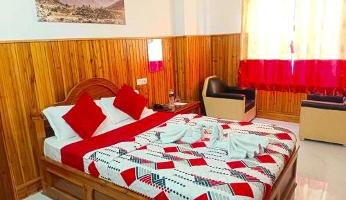 Deluxe Double Room (2 Adults + 1 Child)