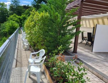 Apartment with Garden View