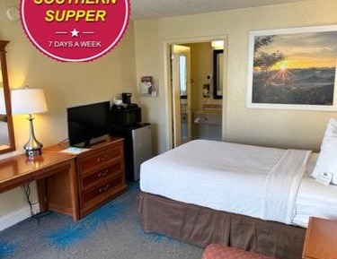 King Room with Mountain View - Smoking