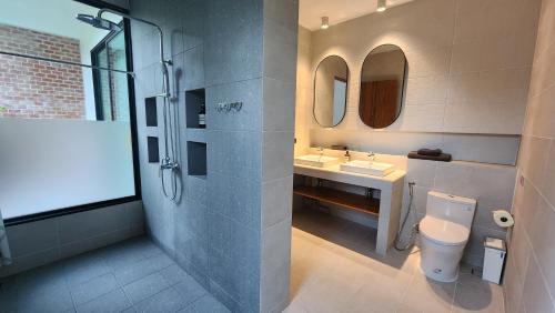 King Room with Pool View