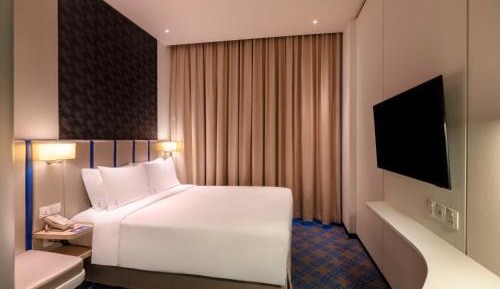 Standard Queen Room - Free Breakfast