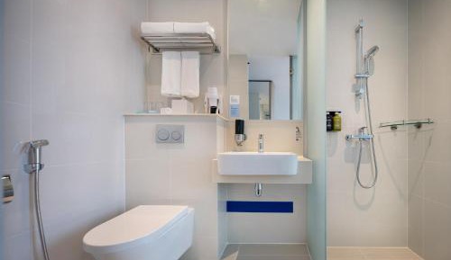Standard Twin Room - Free Breakfast
