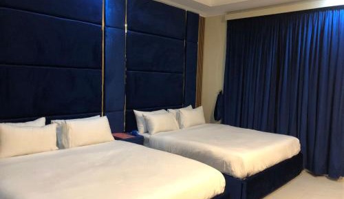 Deluxe Family Room