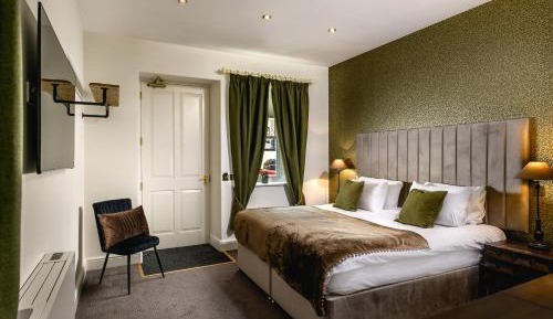 Superior Deluxe Double or Twin Room 