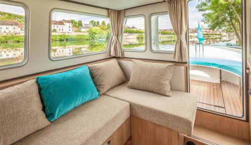 Premium 1-cabin boat