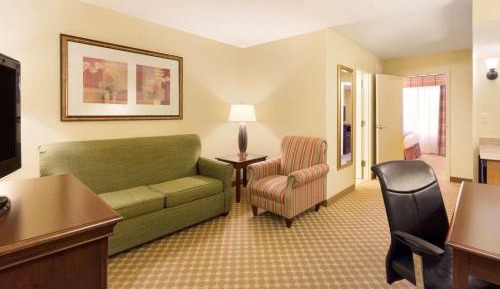 One-Bedroom King Suite with Sofa Bed - Non-Smoking