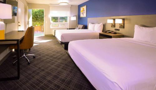 Standard Room, 2 Double Beds, Non Smoking