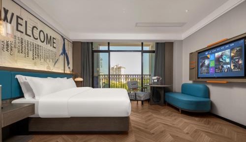 Light Double Room