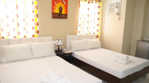 Medium Family Room