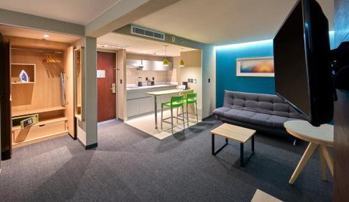 One-Bedroom King Suite with Sofa Bed 