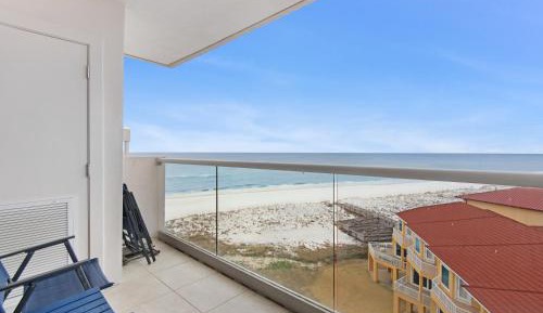 Three-Bedroom Apartment with Ocean View