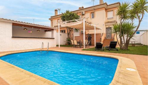 Three-Bedroom Holiday Home 