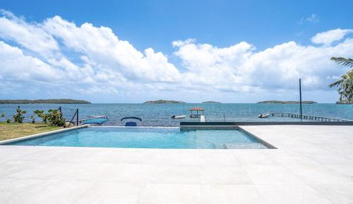 Six-Bedroom Villa 