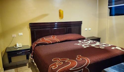 Deluxe Queen Room