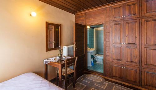 Deluxe Queen Room with Two Queen Beds