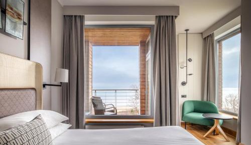 Superior King Room with Balcony and Sea View