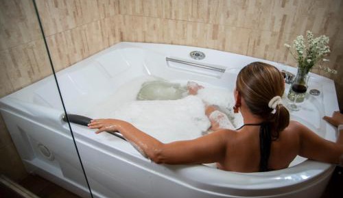 Queen Room with Spa Bath