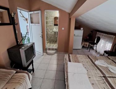 Triple Room with Private Bathroom