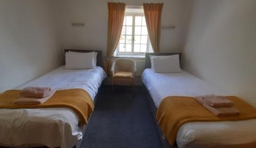 Twin Room with Private Bathroom