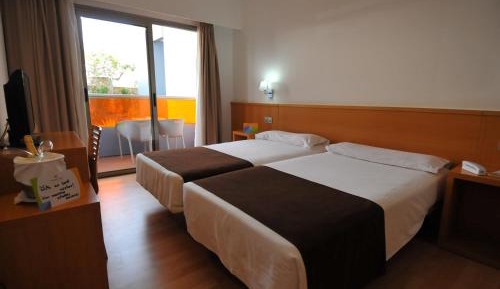 Premium Family Room (2 Adults + 1 Child)