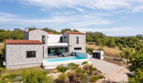 Superior Villa