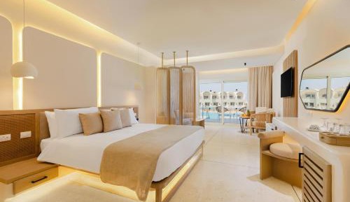 Junior Swim-Up Suite