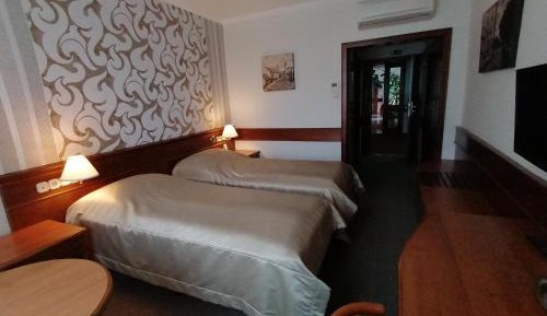 Twin Room with Shower