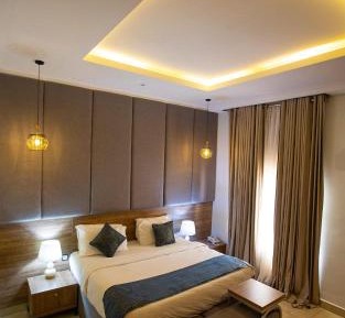 Deluxe King Room