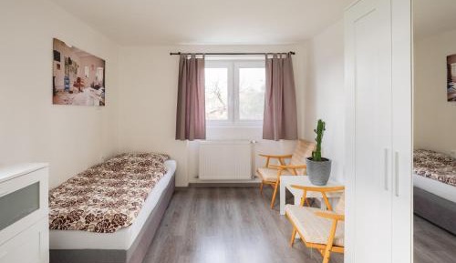 Standard Single Room with Shared Bathroom
