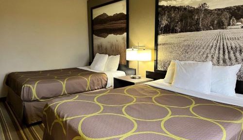 Queen Room with Two Queen Beds - Non-Smoking