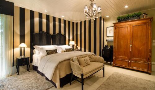 Deluxe Suite with Spa Bath